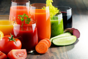 Smoothies Versus Juicing for Weight Loss - A Doctor Weighs In